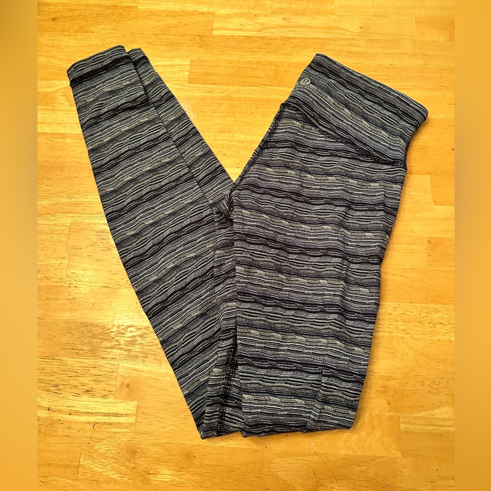 Lululemon leggings size 4